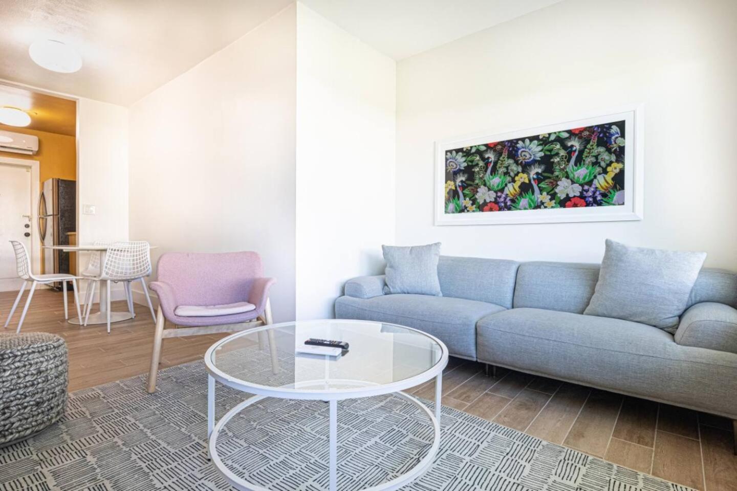 Stylish 2bed El Portal Appartement *